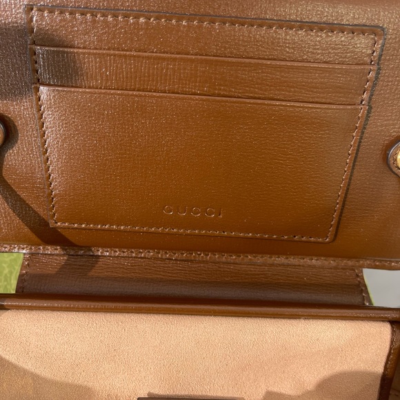 RARE AUTHENTIC GUCCI MINI TRUNK CROSSBODY- Full inclusion - Picture 5 of 16